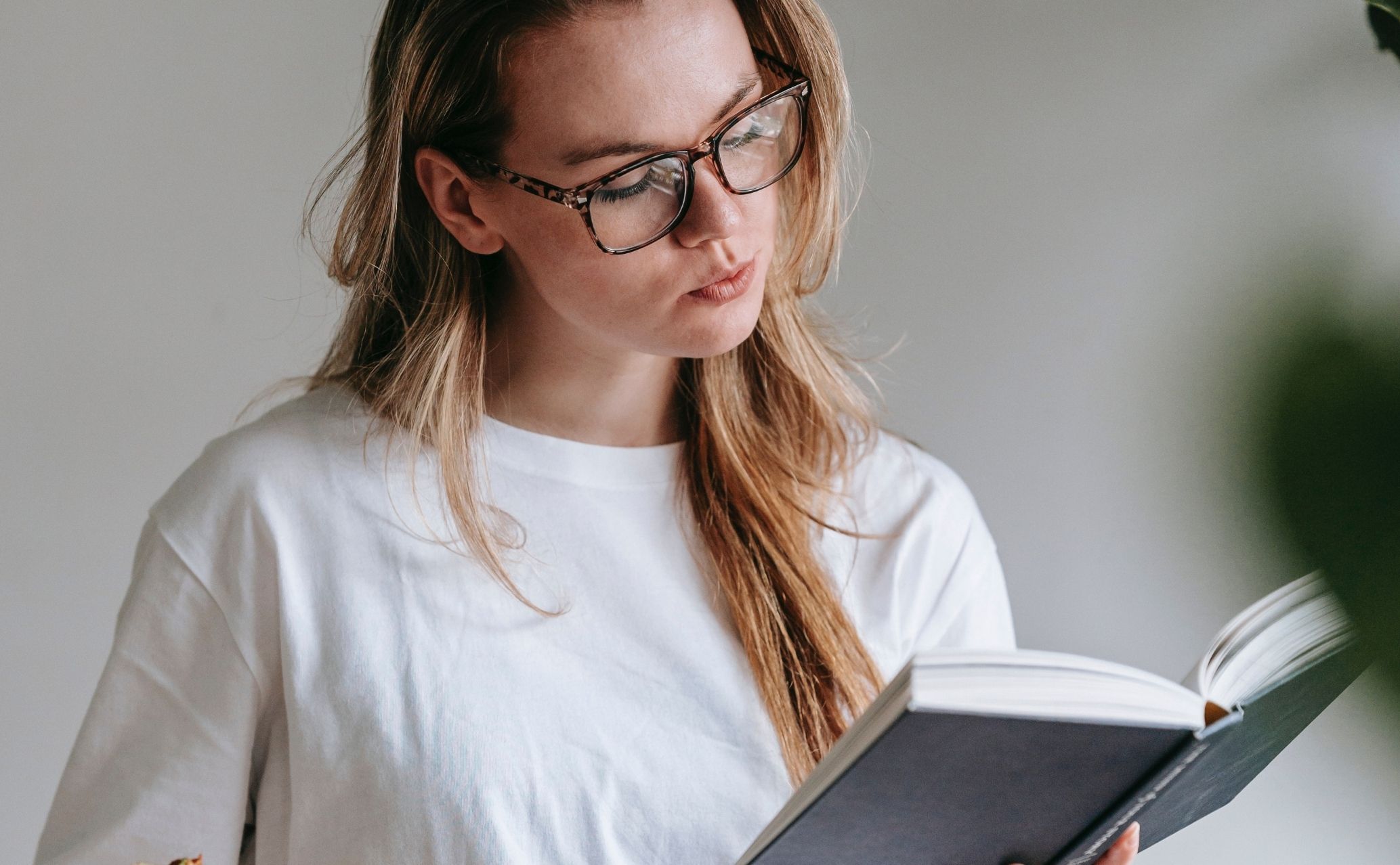 Helpt een beeldschermbril met blauwe glazen? We hebben het antwoord