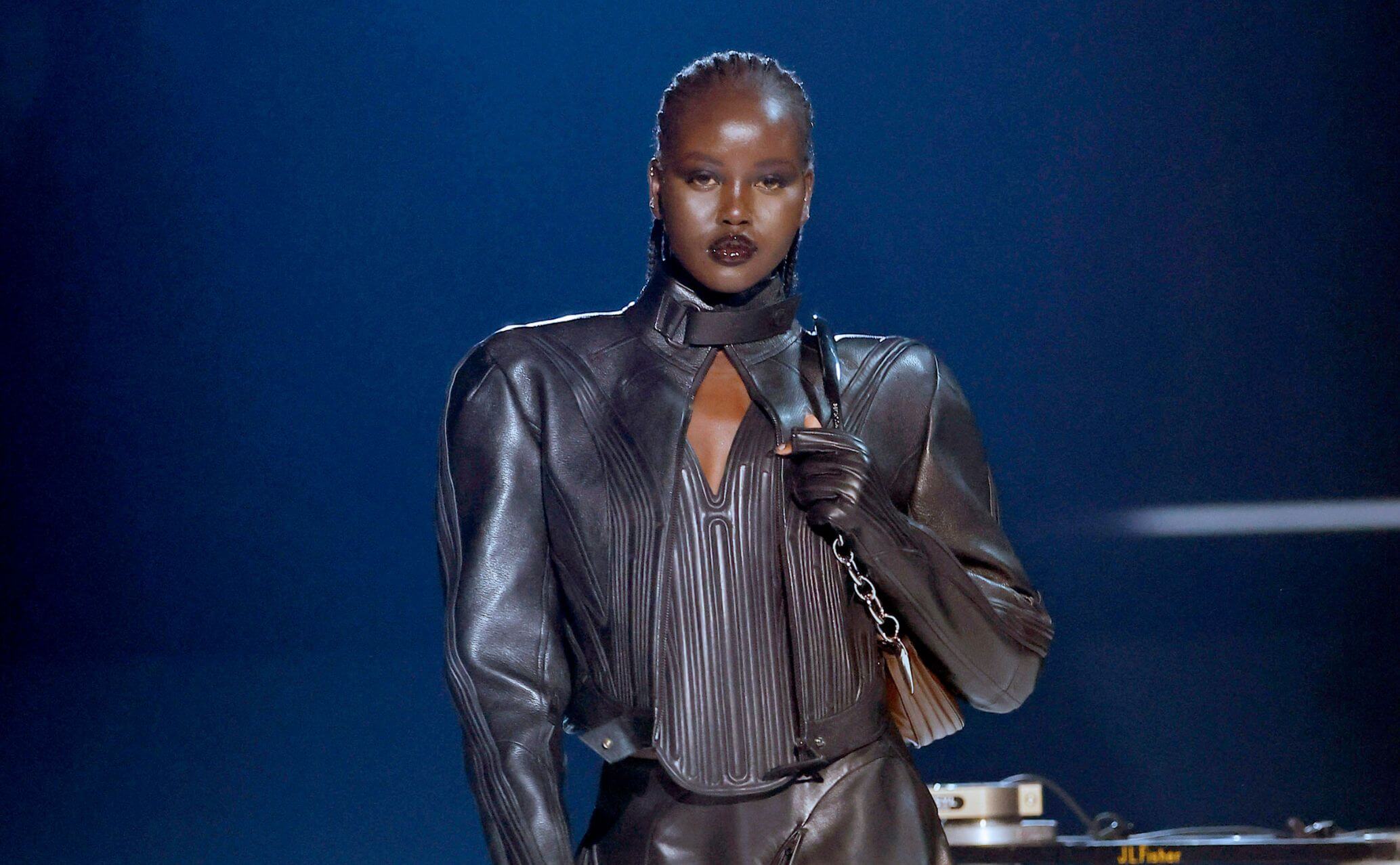 H&M maakt nieuwe designer collab bekend The Mugler H&M collection